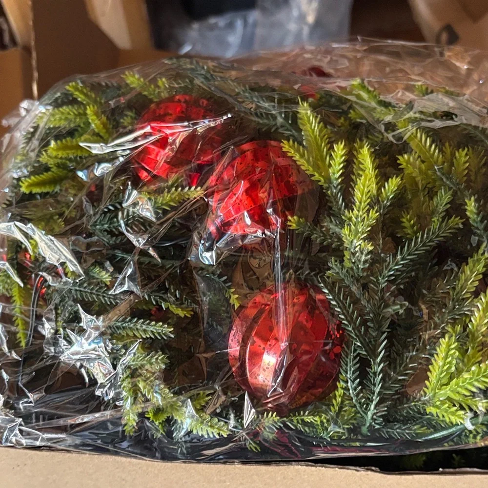 Elegant Red and Green Holiday Garland